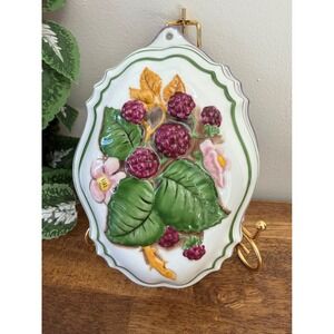 1986‎ Le Cordon Bleu by The Franklin Mint Raspberry Ceramic Mould – Handcrafted